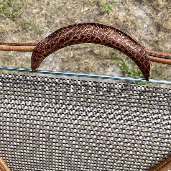 Chloe Elegant Brown Crocodile crossbody Bag - Picture 5 of 16